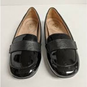 Excellent Life Stride “Beverly” Women’s Black Patent Slip Ons. Size 10